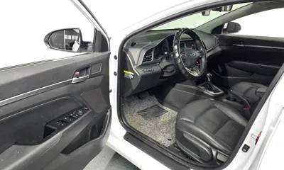 Hyundai Avante 2019, 58789 км, за 8196.73 USD - фото 10