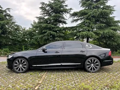 Volvo S90 2022, 92000 км, за 21187.86 USD