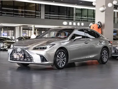 Lexus ES · 2025 год