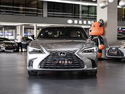 Lexus ES 2025, 10200 км, за 41141.05 USD
