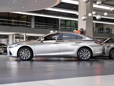 Lexus ES 2025, 10200 км, за 41141.05 USD