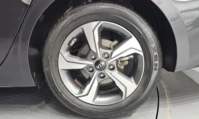 Kia K3 2019, 40988 км, за 8986.13 USD - фото 21
