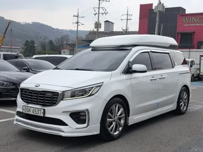 Kia Canival · 2019 год