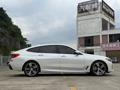 BMW 6 Series GT 2022, 7100 км, за 42053.33 USD - фото 9
