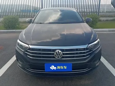 Volkswagen Sagitar 2021, 102400 км, за 9683.95 USD