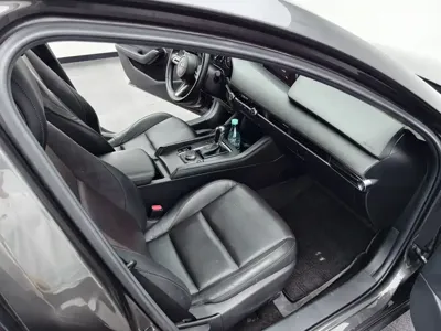 Mazda 3 Axela 2021, 50000 км, за 8504.84 USD - фото 16