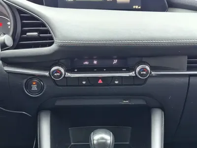 Mazda 3 Axela 2021, 50000 км, за 8504.84 USD - фото 21