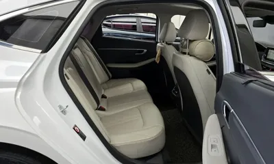 Hyundai Sonata 2020, 142628 км, за 11027.96 USD - фото 12