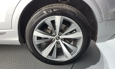 Audi Q8 2022, 117634 км, за 34505.42 USD - фото 21