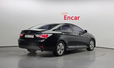 Hyundai Sonata 2014, 142877 км, за 2774.83 USD
