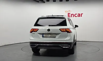 Volkswagen Tiguan 2023, 55849 км, за 20151.96 USD