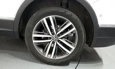 Volkswagen Tiguan 2023, 55849 км, за 20151.96 USD