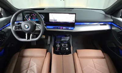 BMW 5-Series 2025, 15183 км, за 56321.39 USD - фото 7