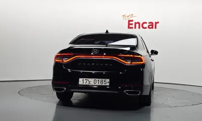 Hyundai Grandeur 2017, 147616 км, за 7800.11 USD