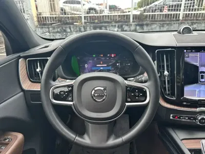 Volvo XC60 PHEV 2024, 40000 км, за 23280.12 USD - фото 9