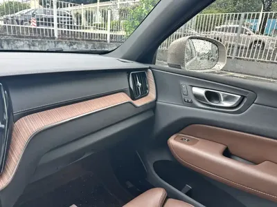 Volvo XC60 PHEV 2024, 40000 км, за 23280.12 USD - фото 13