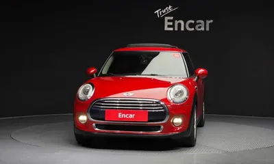 MINI Cooper 2015, 104885 км, за 3938.56 USD