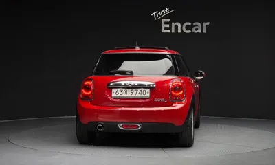 MINI Cooper 2015, 104885 км, за 3938.56 USD