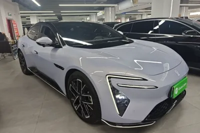 Avatr 06 2025, 8300 км, за 23988 USD