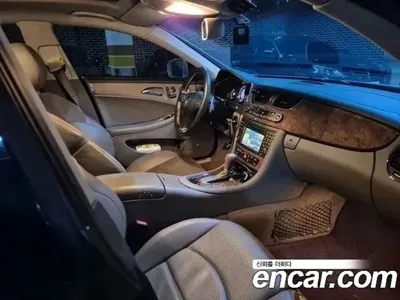 Mercedes-Benz CLS-Class 2009, 123000 км, за 13128.53 USD - фото 9