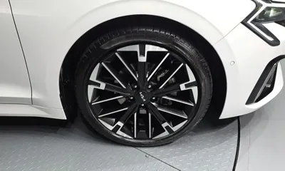 Kia K5 2024, 38028 км, за 18640.94 USD