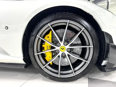 Ferrari 812 2022, 4000 км, за 393457.54 USD - фото 18