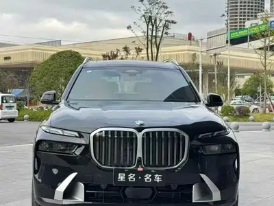 BMW X7 2025, 100 км, за 111534.04 USD