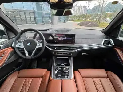BMW X7 2025, 100 км, за 111534.04 USD