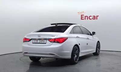 Hyundai Sonata 2013, 155631 км, за 2912.06 USD