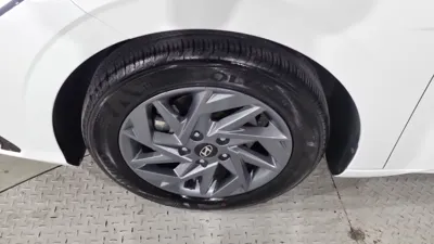 Hyundai Avante 2024, 14986 км, за 13653.67 USD