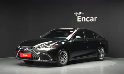 Lexus ES · 2023 год