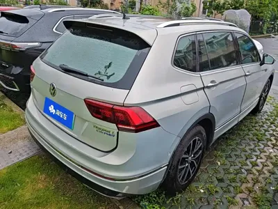 Volkswagen 途观L插电混动 2019, 69500 км, за 10951.32 USD