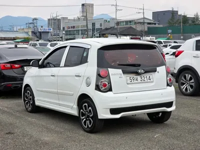 Kia Morning 2011, 104695 км, за 2181.39 USD