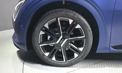 Kia EV6 2025, 4928 км, за 32520.2 USD