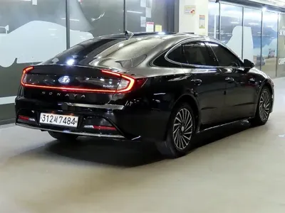 Hyundai Sonata 2020, 89714 км, за 12833.88 USD