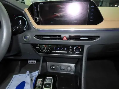 Hyundai Sonata 2020, 89714 км, за 12833.88 USD - фото 11