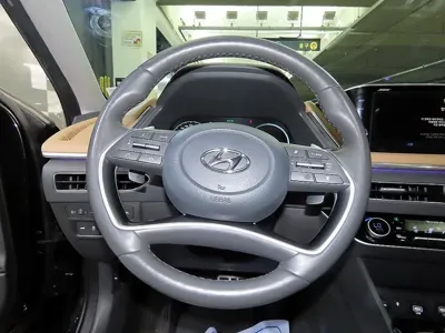 Hyundai Sonata 2020, 89714 км, за 12833.88 USD - фото 12