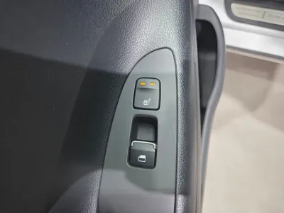 Hyundai Grandeur 2019, 79270 км, за 10726.12 USD - фото 20