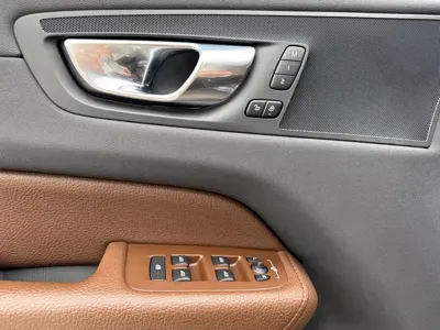 Volvo XC60 2021, 147000 км, за 18093.66 USD - фото 9