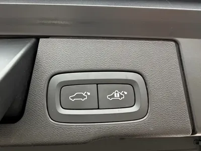 Volvo XC60 2021, 147000 км, за 18093.66 USD - фото 20