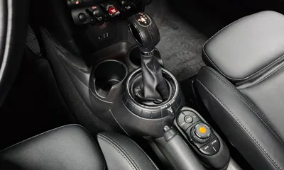 MINI Cooper 2018, 74097 км, за 6305.66 USD - фото 9