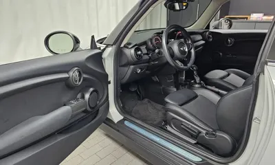 MINI Cooper 2018, 74097 км, за 6305.66 USD - фото 10
