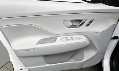 Hyundai Kona 2023, 69918 км, за 15960.92 USD - фото 25