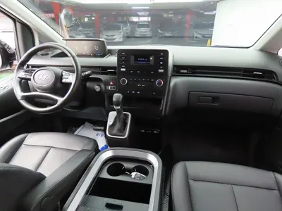Hyundai Staria 2023, 64775 км, за 16055.5 USD