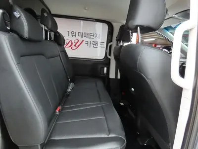 Hyundai Staria 2023, 64775 км, за 16055.5 USD - фото 8