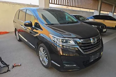 Honda Elysion 2016, 100900 км, за 15765 USD