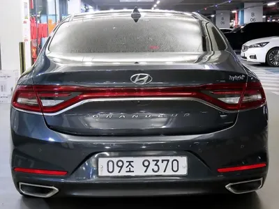 Hyundai Grandeur 2018, 215083 км, за 6381.45 USD