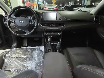 Hyundai Grandeur 2018, 215083 км, за 6375.23 USD - фото 10