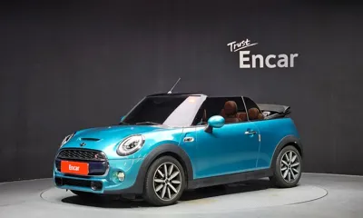 MINI Cooper Convertible · 2018 год