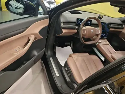 Nio ES8 2024, 24600 км, за 30485.72 USD - фото 16